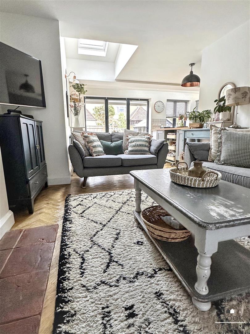 3 Bedroom House. Lawns Avenue in Eastbourne,  26